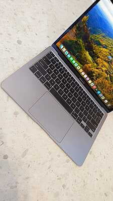 Macbook Air 9, A2179  2020 Model   i3, 8 gb RAM, 256 SSD  With 2 GB Graphics(Imports)